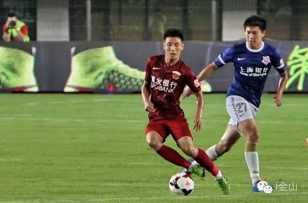 武磊西班牙人成名战,武磊是第一个攻破巴萨的亚洲人吗