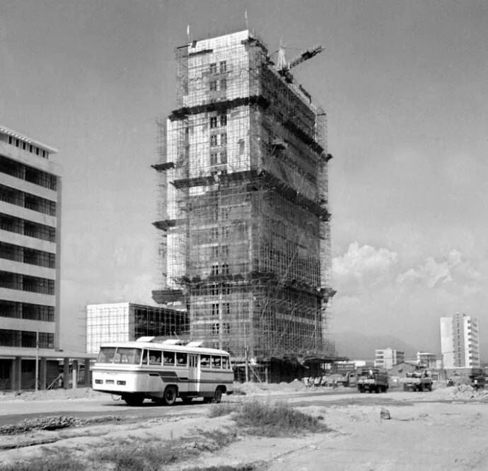 赞美拓荒者的七律诗,拓荒者的五律诗