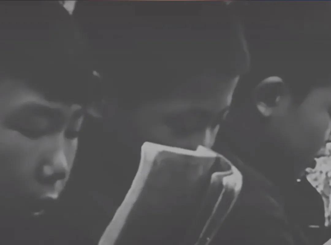 被打的老教授,吃饱的中国人