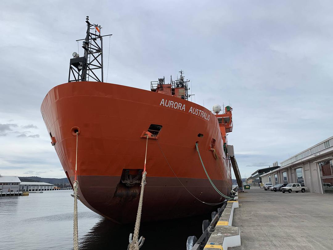 塔斯马尼亚心形小岛,降落西沙群岛