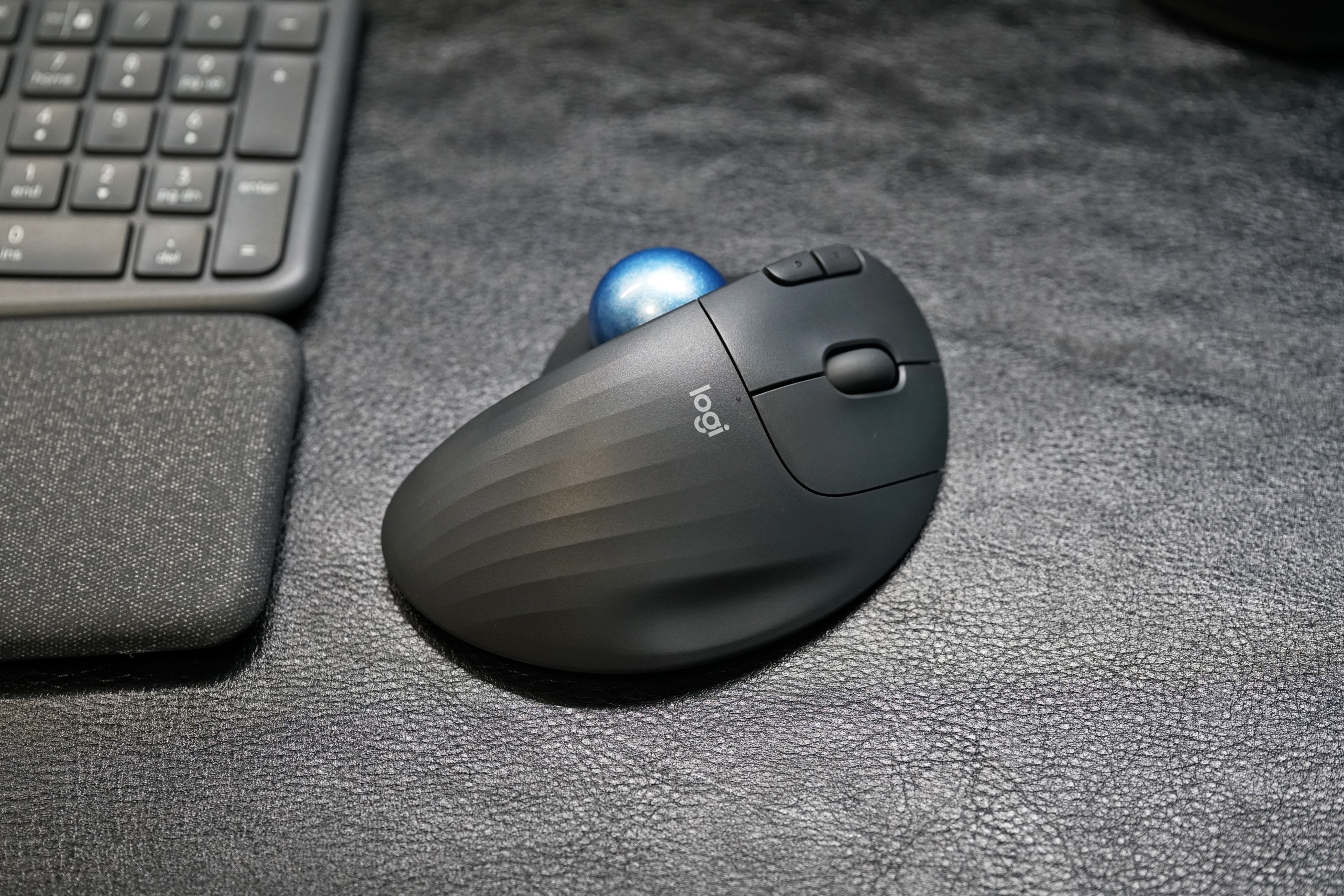 一个中年男人最后的“自留地”—晒晒我的桌面好物