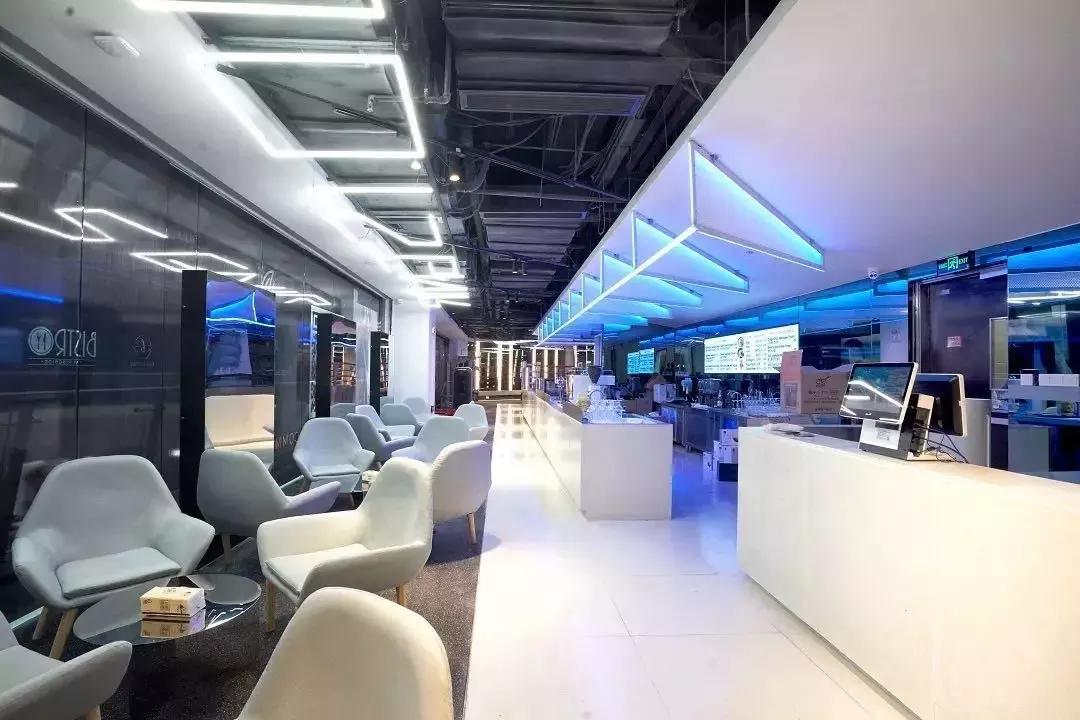 女性消费新趋势：“悦己”意识觉醒，品牌如何抓住“她”？