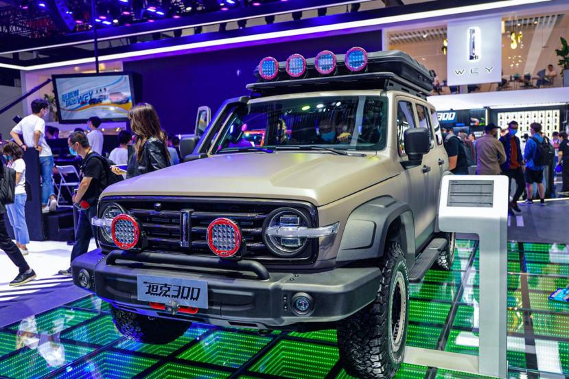 初恋撸猫遛狗开坦克向你开炮？长城汽车燃爆2020北京车展