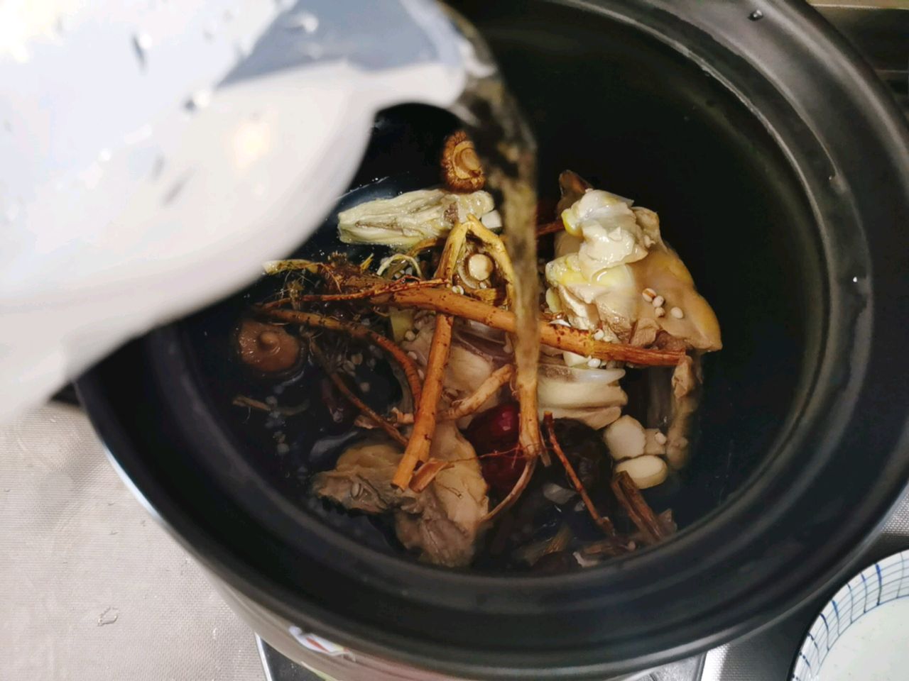 春分这一天祛寒气湿气好吗,春分祛湿汤食谱及做法