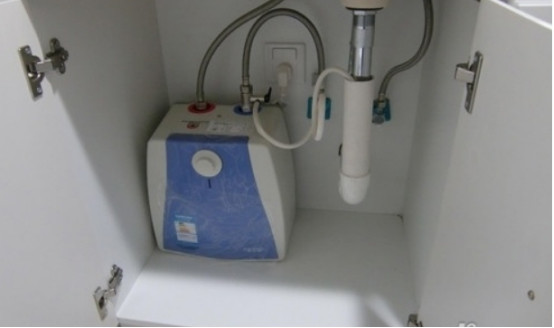 即热式水龙头和小厨宝哪个更好,小厨宝与即热式水龙头哪个好