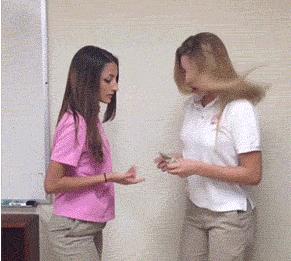 爆笑gif为了我的八块腹肌拼了,成年人幽默搞笑gif图片带字