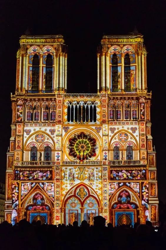 巴黎圣母院被烧毁的文物,巴黎圣母院被烧掉