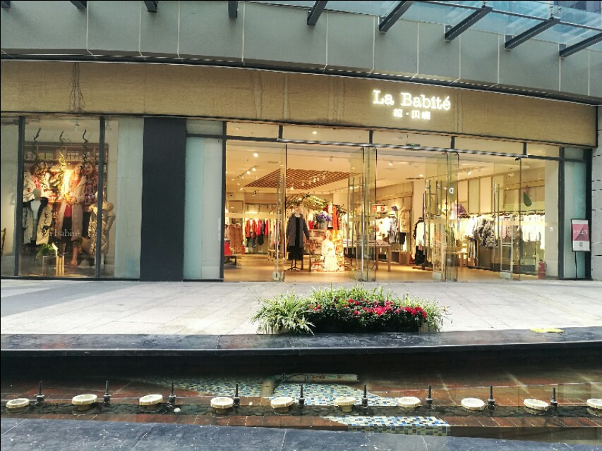 冷清清的商场现状,冷清依旧的商场