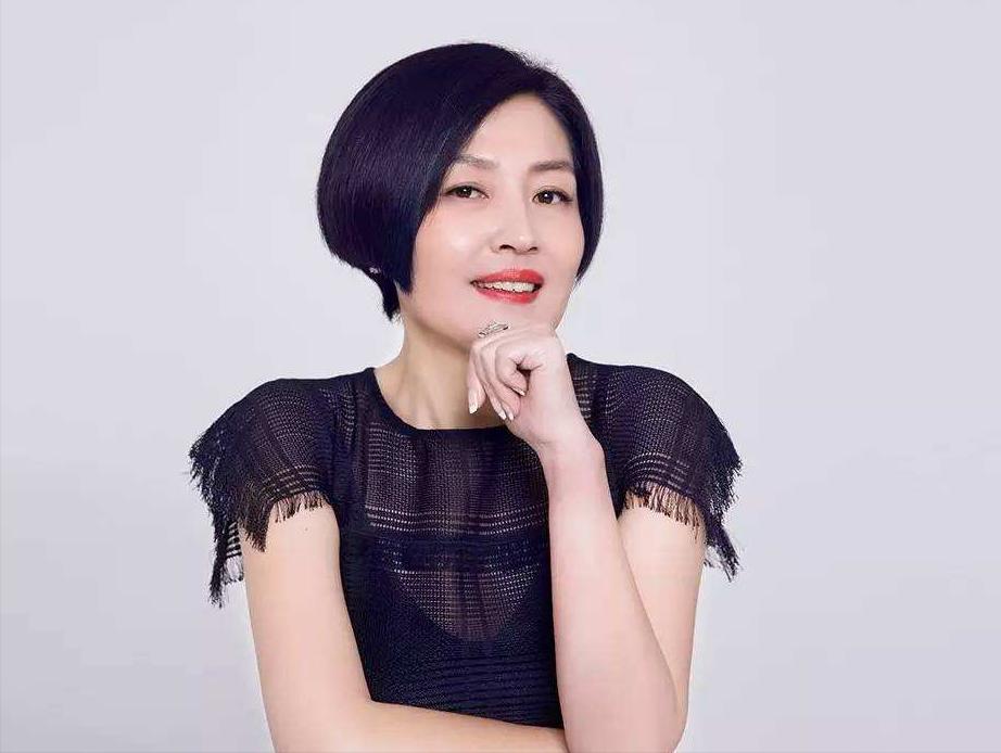 哈文回忆李咏去世视频,哈文在李咏去世1周年说什么