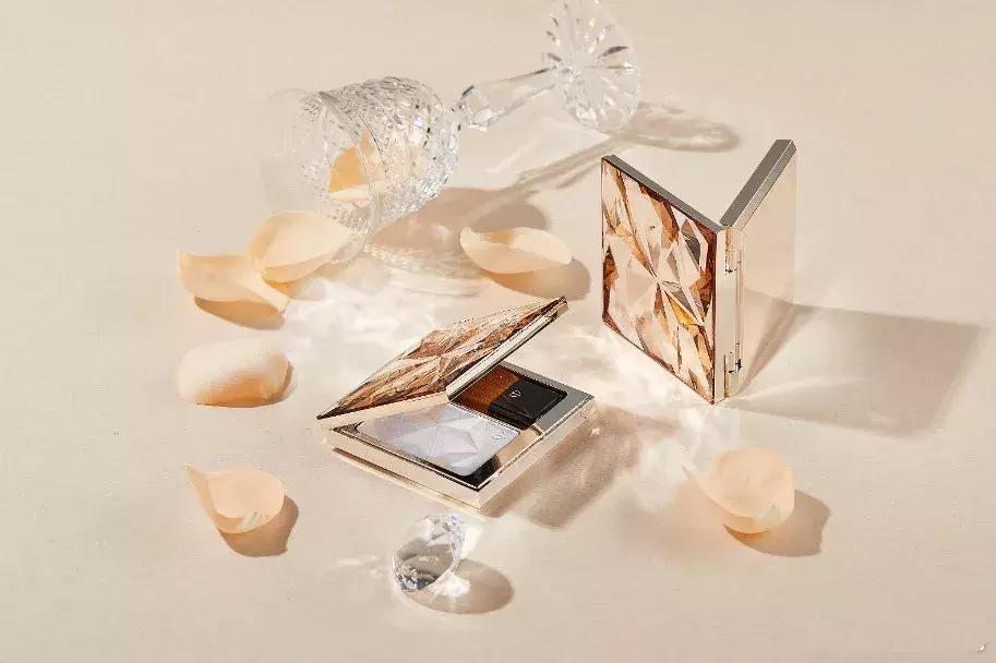 学会Rihanna、钟楚曦、张韶涵的高光技能,比打10针玻尿酸都管用