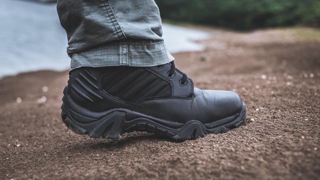 户外达人日常通勤穿的战术靴——体验BATESGX-4（E2266）战术靴