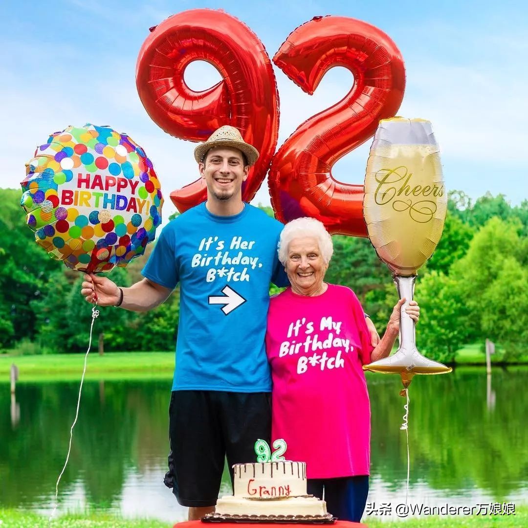 93岁奶奶恶搞27岁孙子一夜爆红！1300万网友实力围观：奶奶太坑了