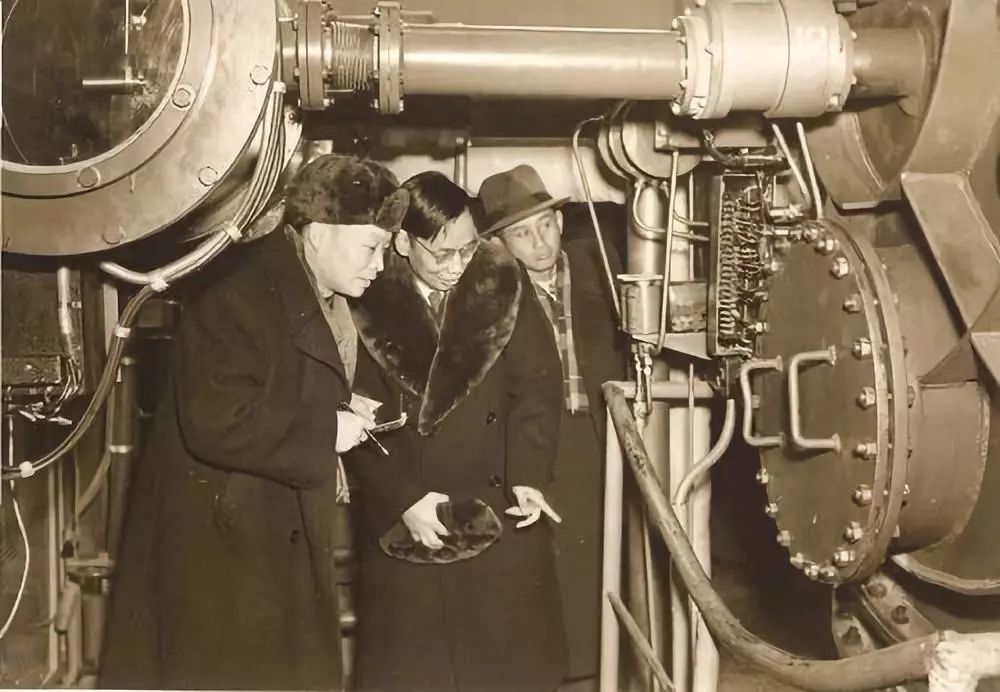 仅8年时间，他就带着这所“破烂学校”攀上了中国高校的珠峰