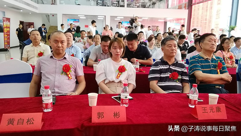 濂借溅鐧炬儬鎵胯浇閲嶆墭,濂借溅鐧炬儬