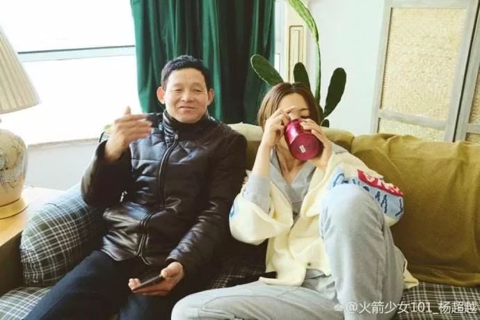 马丽说沈腾夏洛特烦恼忘词,沈腾马丽小品扶不扶沈腾忘词片段