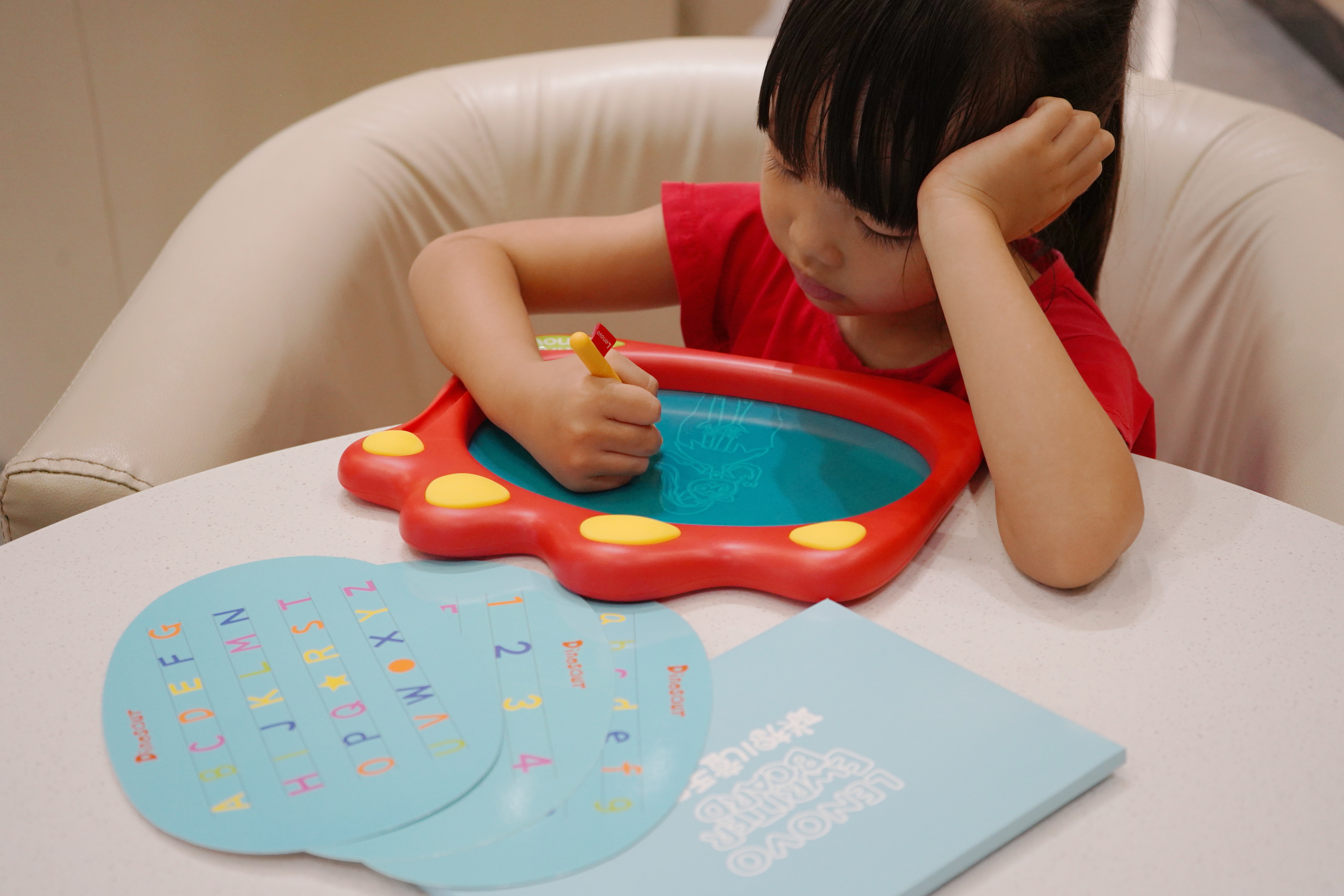 涂鸦绘画对儿童成长和发展的影响,儿童涂鸦与成人涂鸦的对比