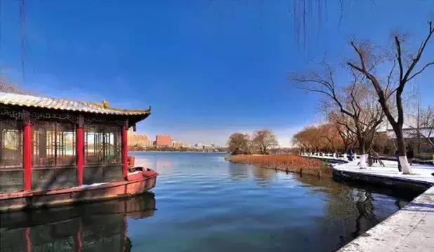 冬季山东山泉水最美最有韵味？济南山泉水美？泰山上下一片银白？