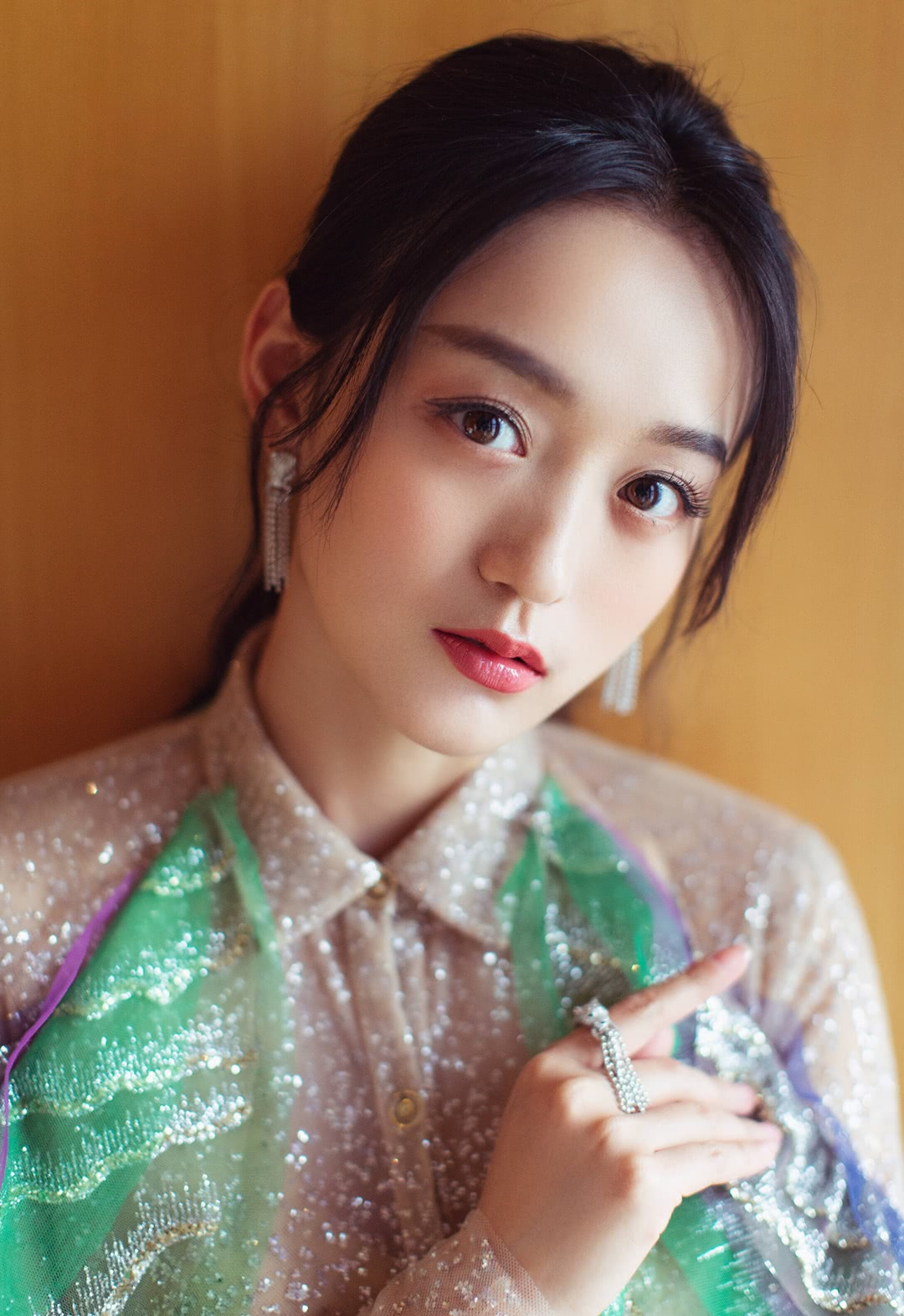 为什么有人扎头发很挺,为什么有的人扎头发和披发差距大