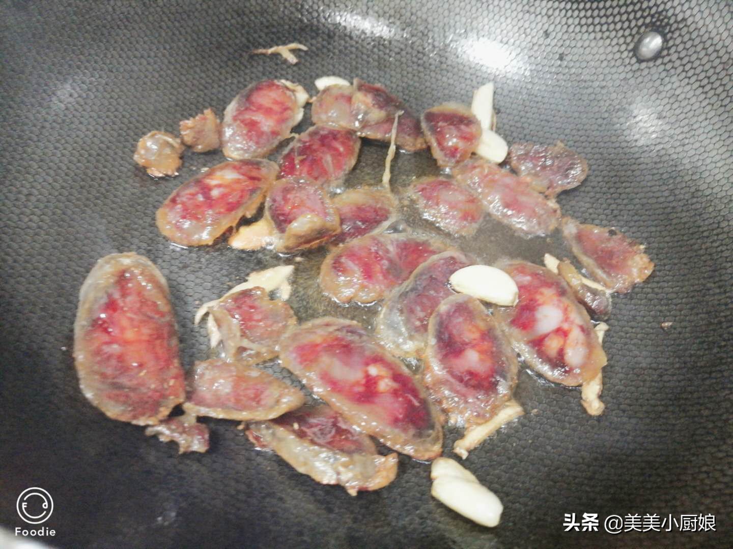 熏香肠的做法最正宗的做法,熏香肠各种做法