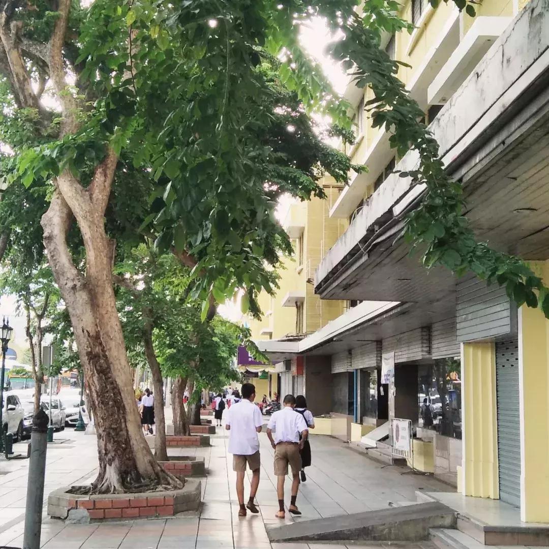 在切开与缝合之间磨合（一）|泰国校服文化脚注