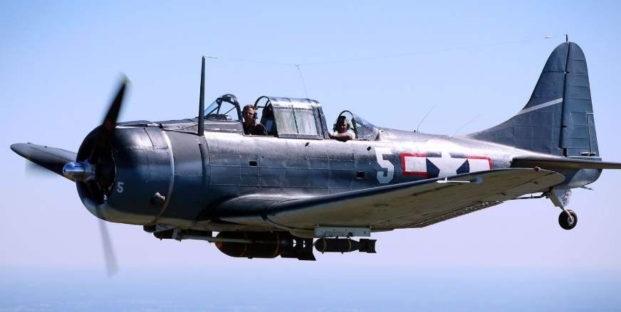 中途岛俯冲式轰炸机,无畏式俯冲轰炸机三面图