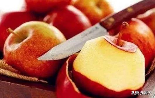 晚上吃苹果等于“自杀”？难道苹果会产生毒素？今天给大家说清楚