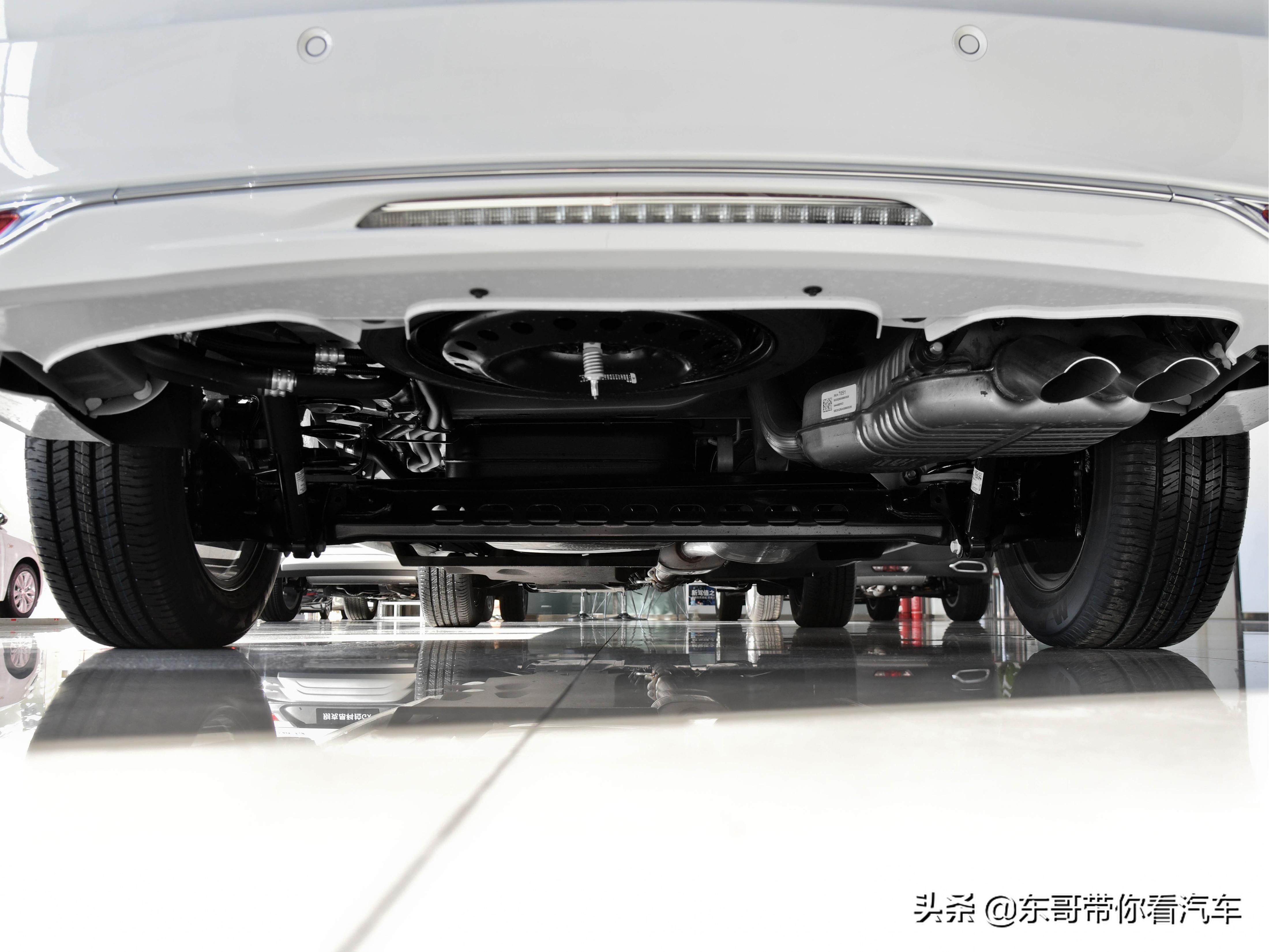 经典标杆MPV，空间大老板爱，动力省油有劲，带你看别克GL8