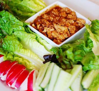 东北人一日三餐都离不开蘸酱菜,东北黄豆酱最快捷的自己在家做法