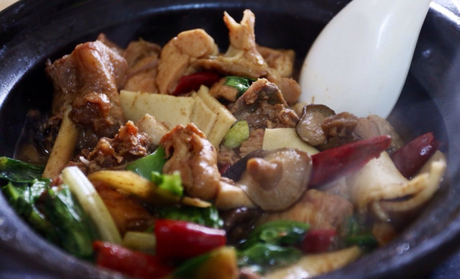 乌鲁木齐哪里有好吃的黄焖鸡米饭,乌鲁木齐黄焖鸡米饭清真