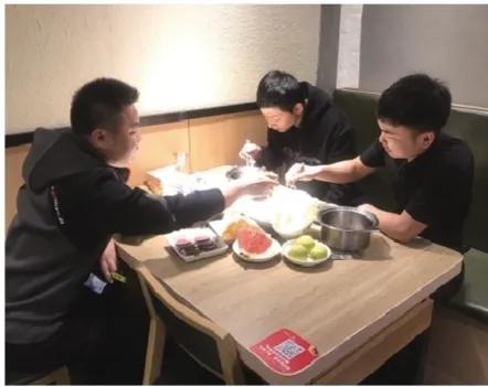 拟一份关于文明用餐行动的倡议书,“文明用餐”倡议