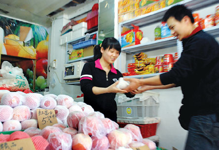 一家水果店前期投资20w,一家水果店怎么加盟