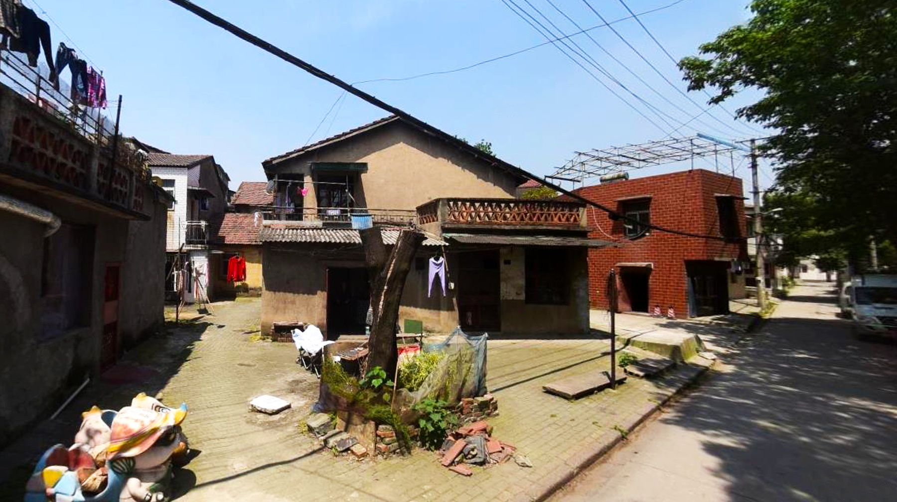 武汉市江岸区附近的城中村,武汉仅存的城中村