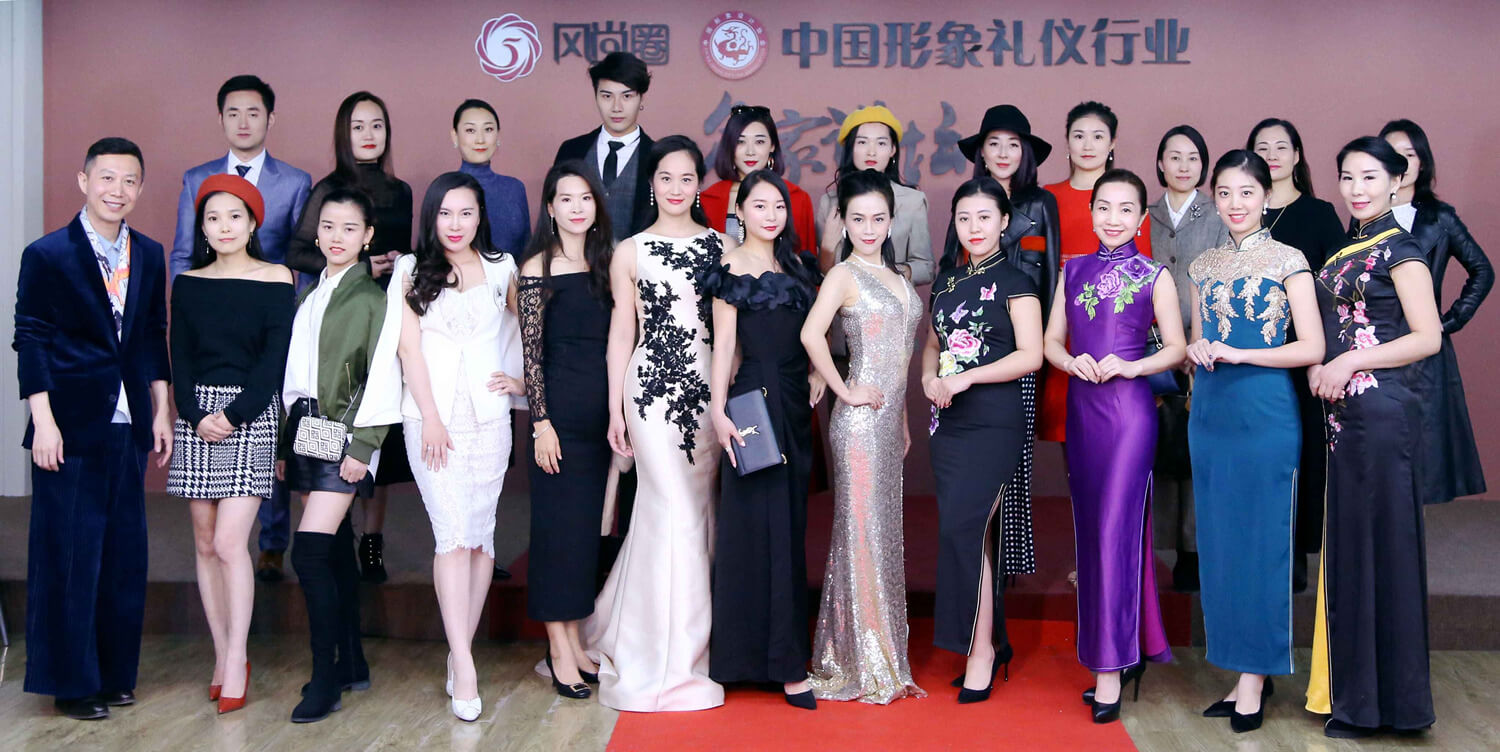 服装搭配师培训班一般多少钱,服装搭配培训课程多少钱一年