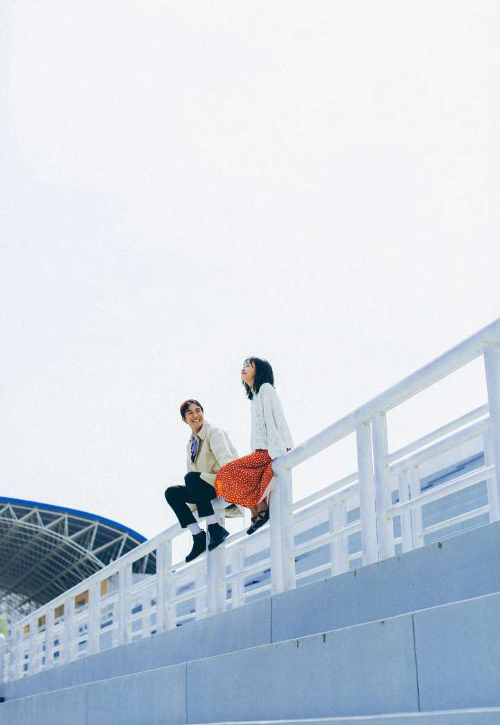 见证你从校服到婚纱的爱情,希望你也能遇到从校服到婚纱