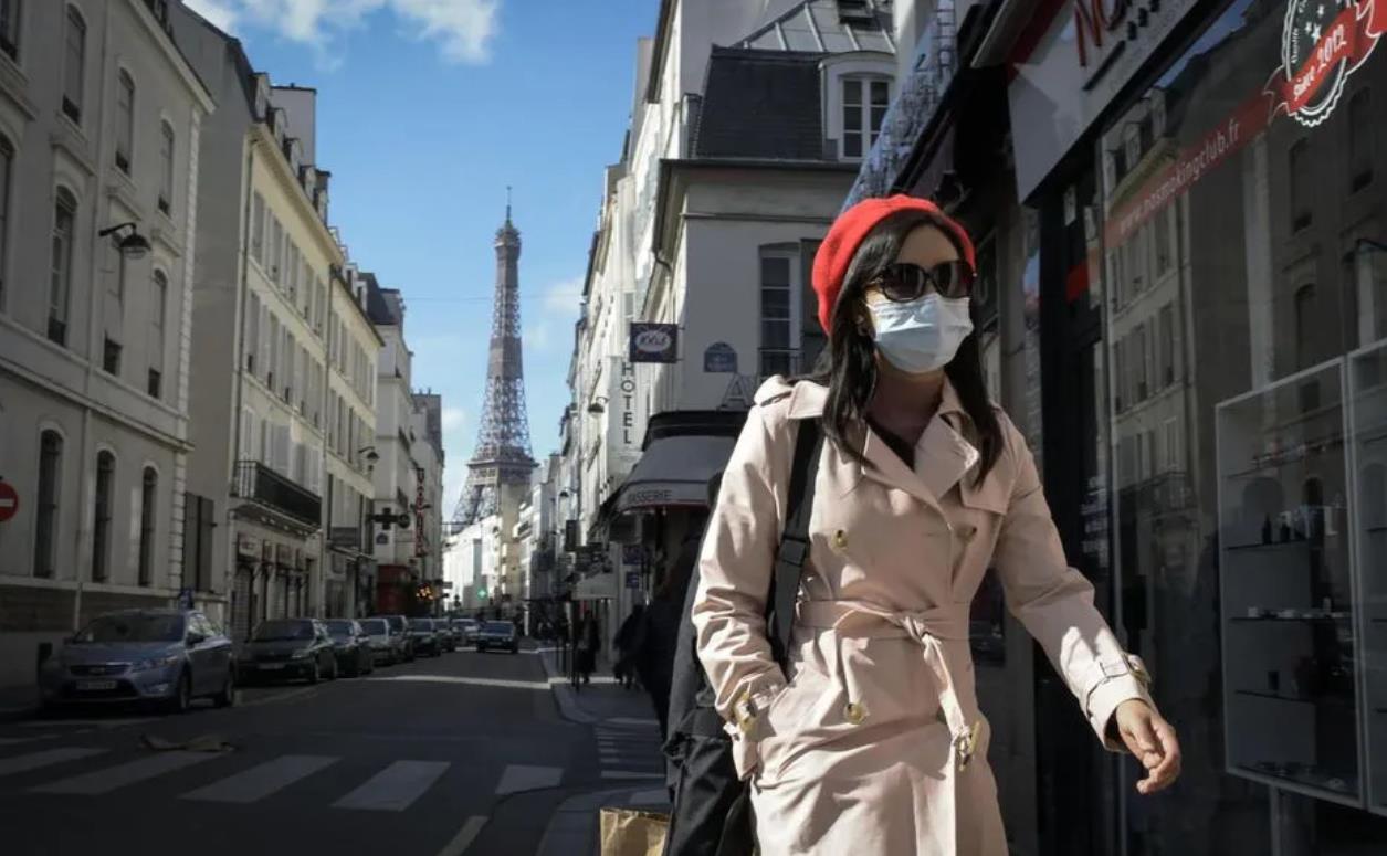 法国医护人员示威与警察互扔石头,法国护士抗议