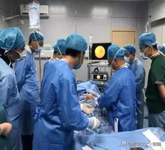 中老年骨性膝关节炎的最好治疗,骨关节是中老年残疾第一大杀手