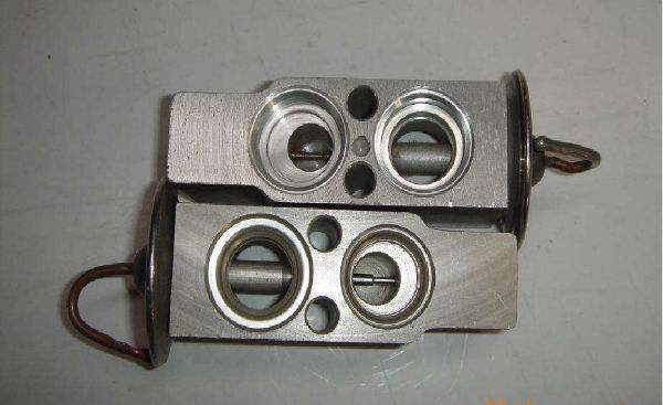 汽车空调制冷效果差是什么原理,空调制冷器的工作原理是什么