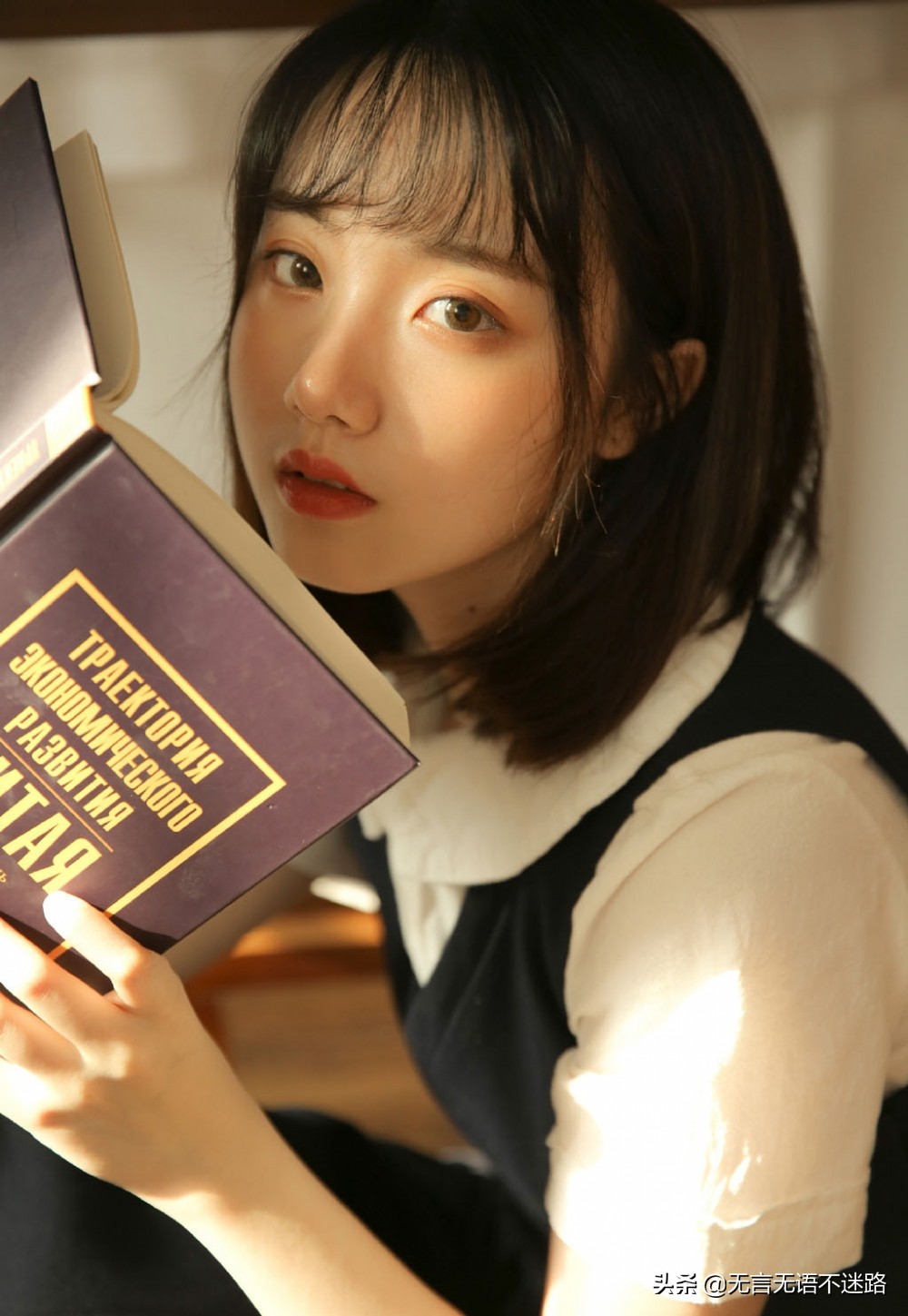 青春靓丽的大学校花,清纯秀气的女孩