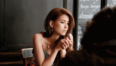 周杰伦携爱妻亮相昆凌粉色露肩裙,昆凌晒全家福庆周杰伦生日