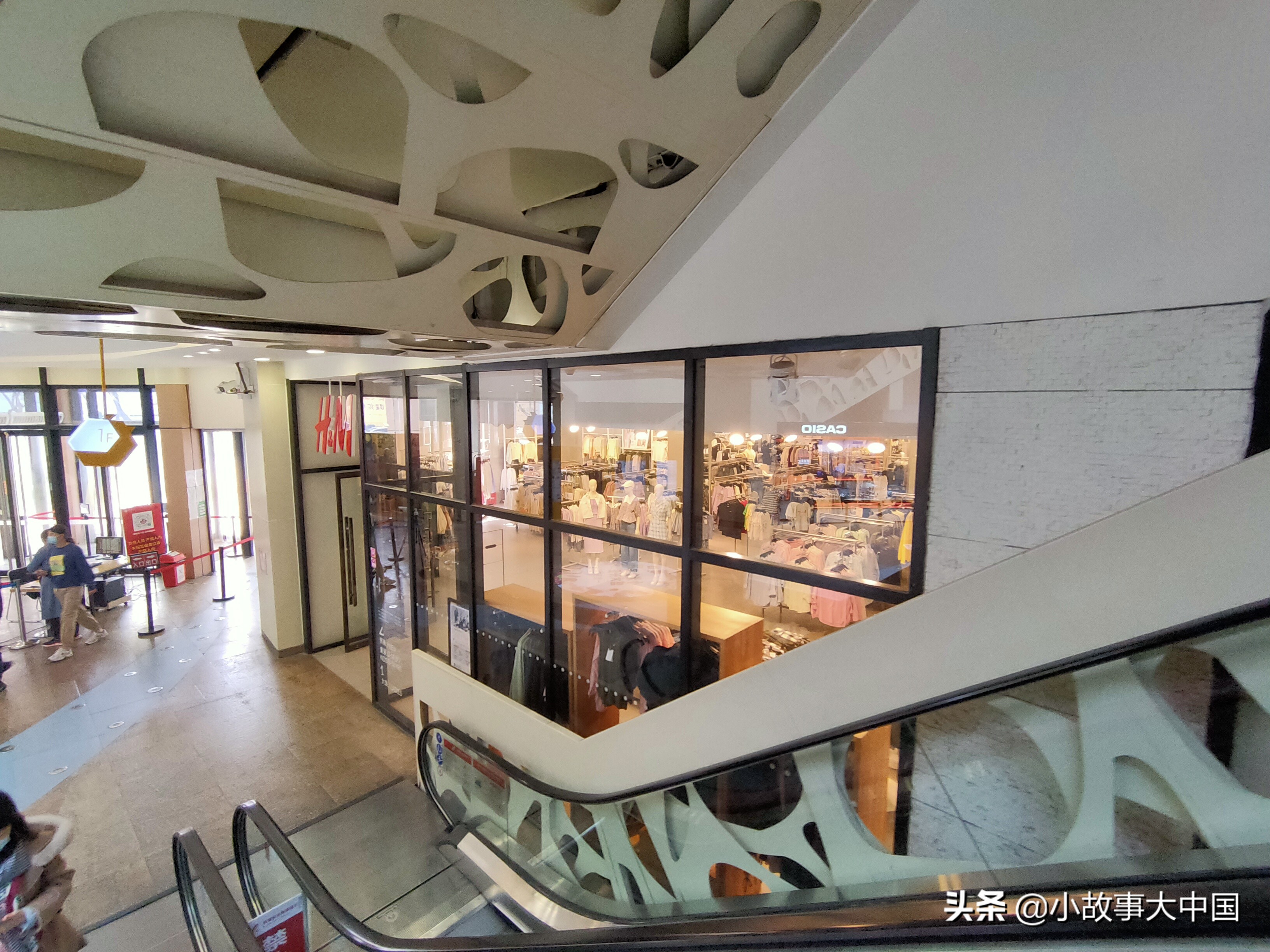 “爱国护城河”河北石家庄走起!探访HM实体店,招牌灯灭