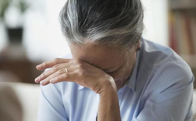 女人绝经后几年会变老卵巢有斑点,女人绝经以后就一定显得苍老吗