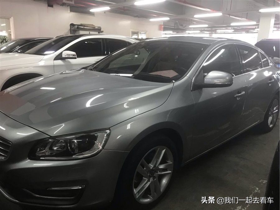 朋友花了21万买了这辆车,十万左右买沃尔沃s60二手车价格