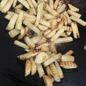 摆地摊实惠赚钱的小吃,摆地摊什么小吃最赚钱成本低