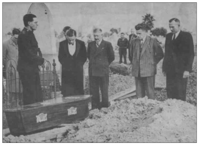 澳大利亚1948年未解悬案,西装男离奇躺在沙滩上,可疑护士被吓晕