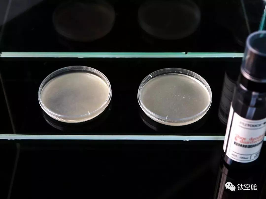 对于脚臭的人，敢脱鞋相见的是真朋友！鞋袜除味喷雾让你自信脱鞋