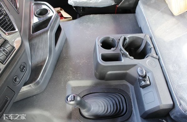 长途拉绿通什么车型最好,解放jh6最新款2.0智尊版载货车