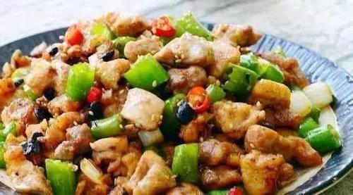 藤椒小炒鸡腿肉图解,藤椒油小炒鸡腿肉