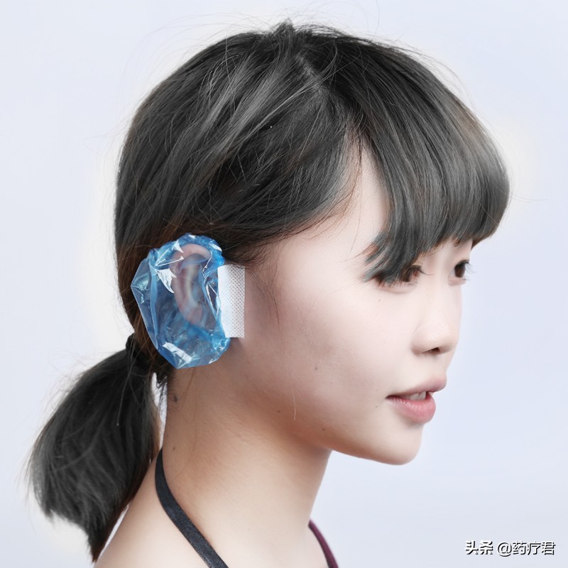 女生打耳洞多年后长出大疙瘩,十几岁的女孩打耳洞老发炎咋办