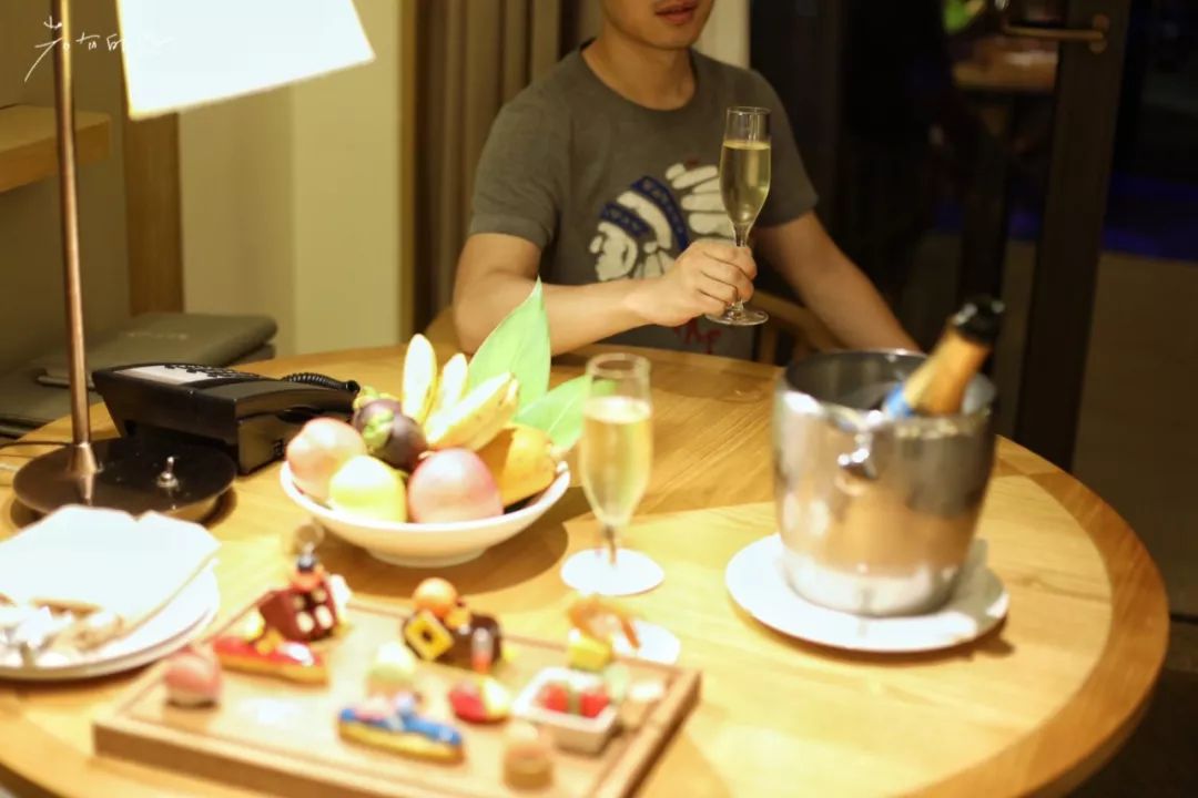 上海去三亚飞到哪里比较划算,上海飞三亚旅游