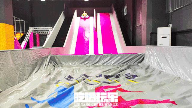 蹦床馆网红滑梯室内,旱雪滑梯蹦床公园